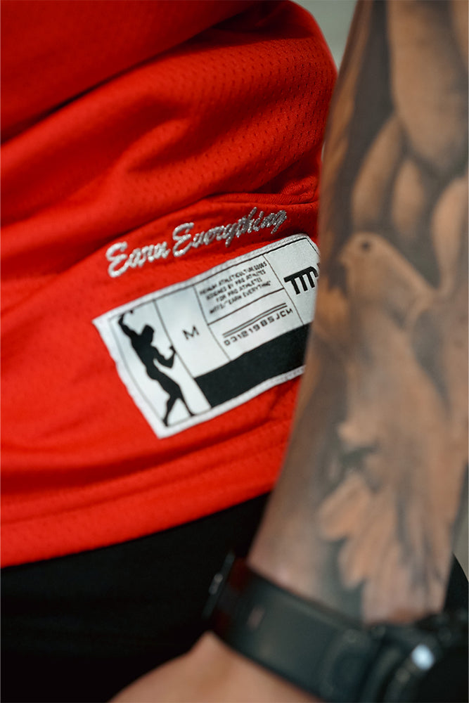 Close up of the NBA inspired custom woven sizing tag.